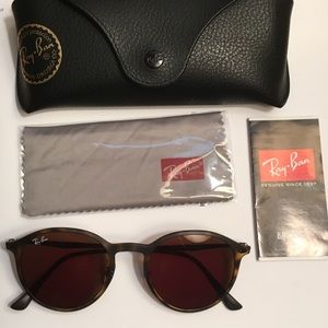 Brand New Authentic Ray-Ban sunglasses